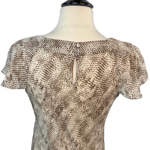 Banana Republic Ruffle sleeves and trim - Picture 5 of 7